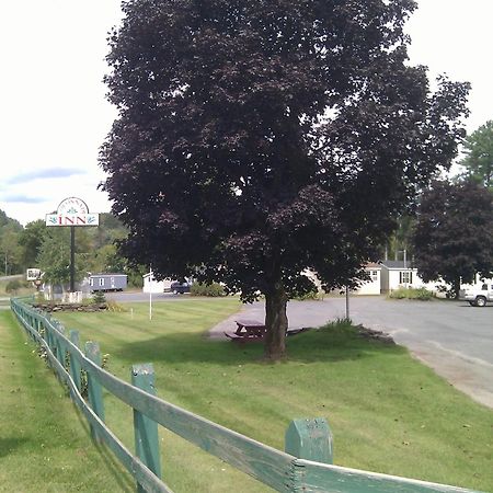 Colonnade Inn Lyndonville Dış mekan fotoğraf