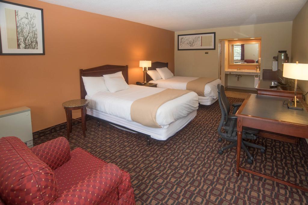 Colonnade Inn Lyndonville Dış mekan fotoğraf