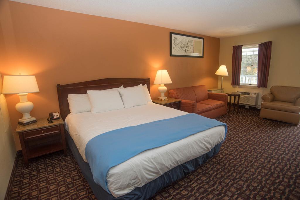 Colonnade Inn Lyndonville Dış mekan fotoğraf