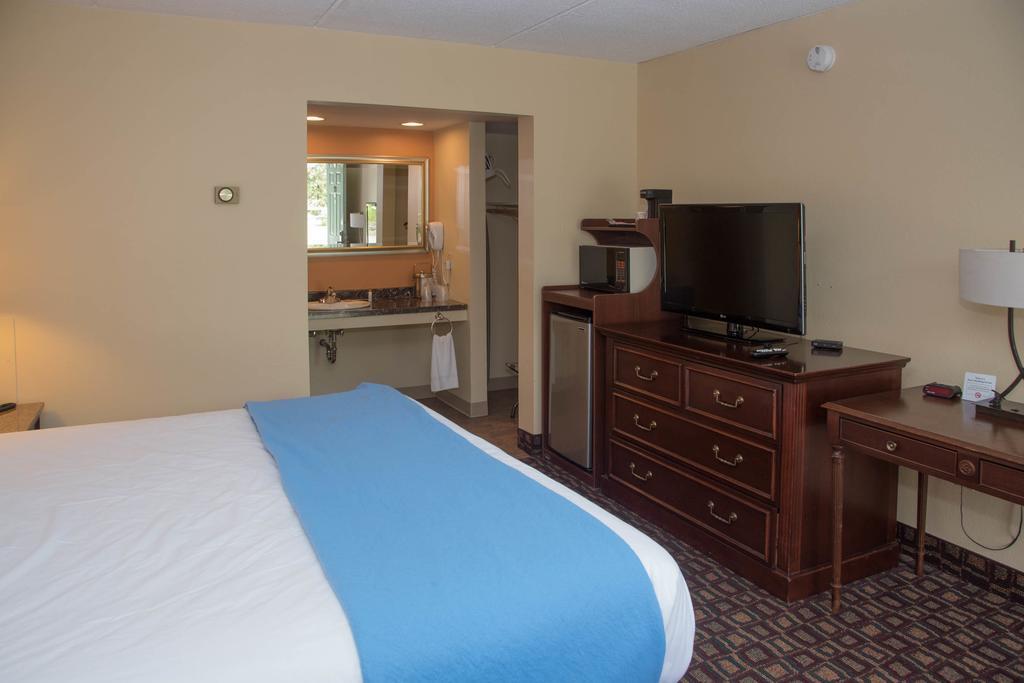 Colonnade Inn Lyndonville Dış mekan fotoğraf