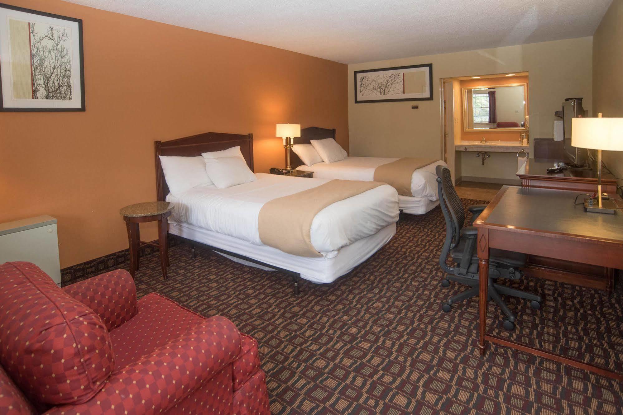 Colonnade Inn Lyndonville Dış mekan fotoğraf