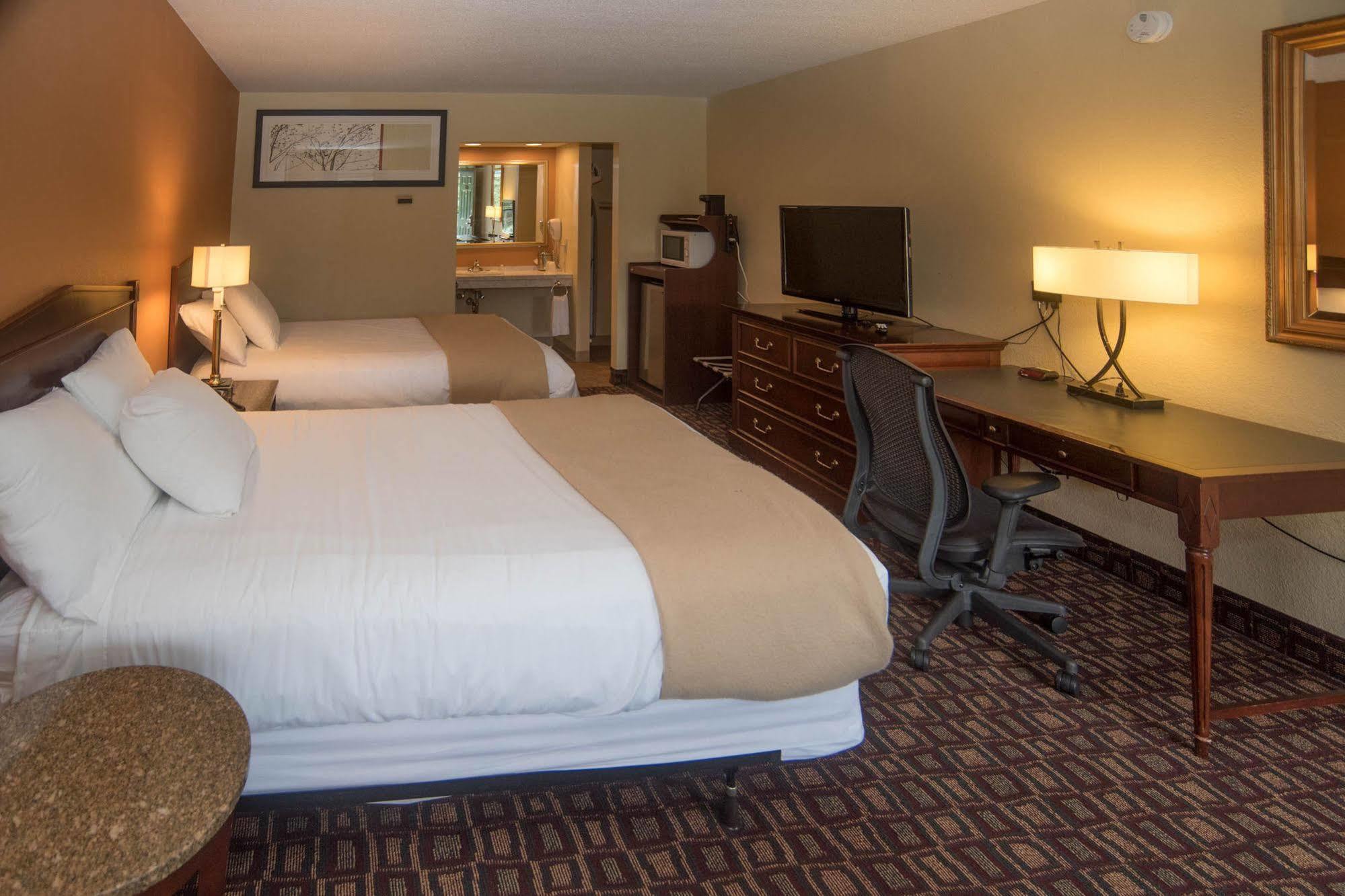 Colonnade Inn Lyndonville Dış mekan fotoğraf